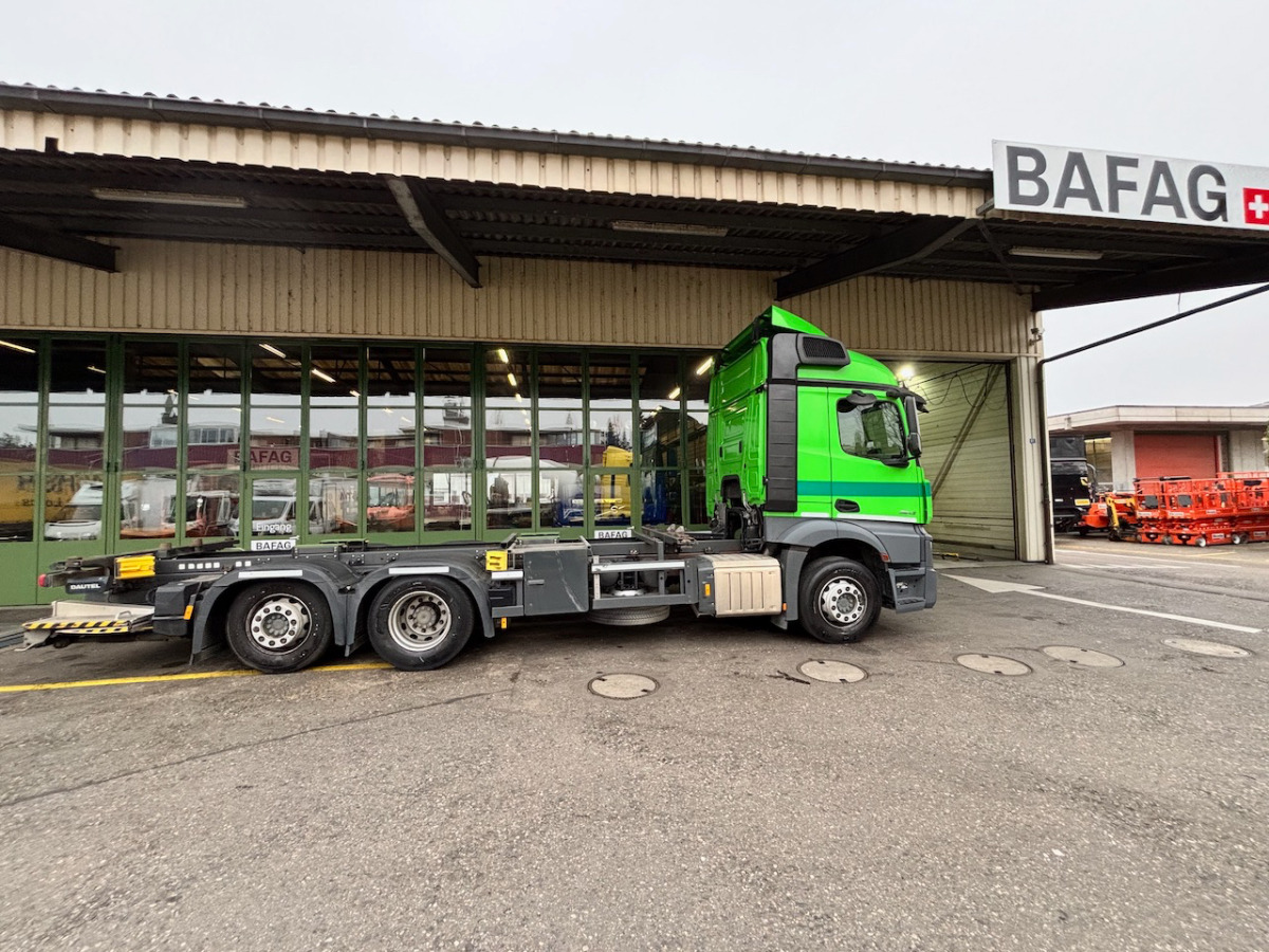 MERCEDES 2543 6x2 - 컨테이너 운반 장치/ 스와프 보디 트럭 : 사진 2 MERCEDES 2543 6x2 - 컨테이너 운반 장치/ 스와프 보디 트럭 : 사진 2