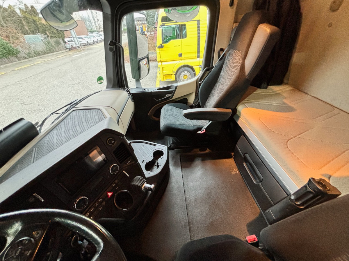 MERCEDES 2543 6x2 - 컨테이너 운반 장치/ 스와프 보디 트럭 : 사진 5 MERCEDES 2543 6x2 - 컨테이너 운반 장치/ 스와프 보디 트럭 : 사진 5