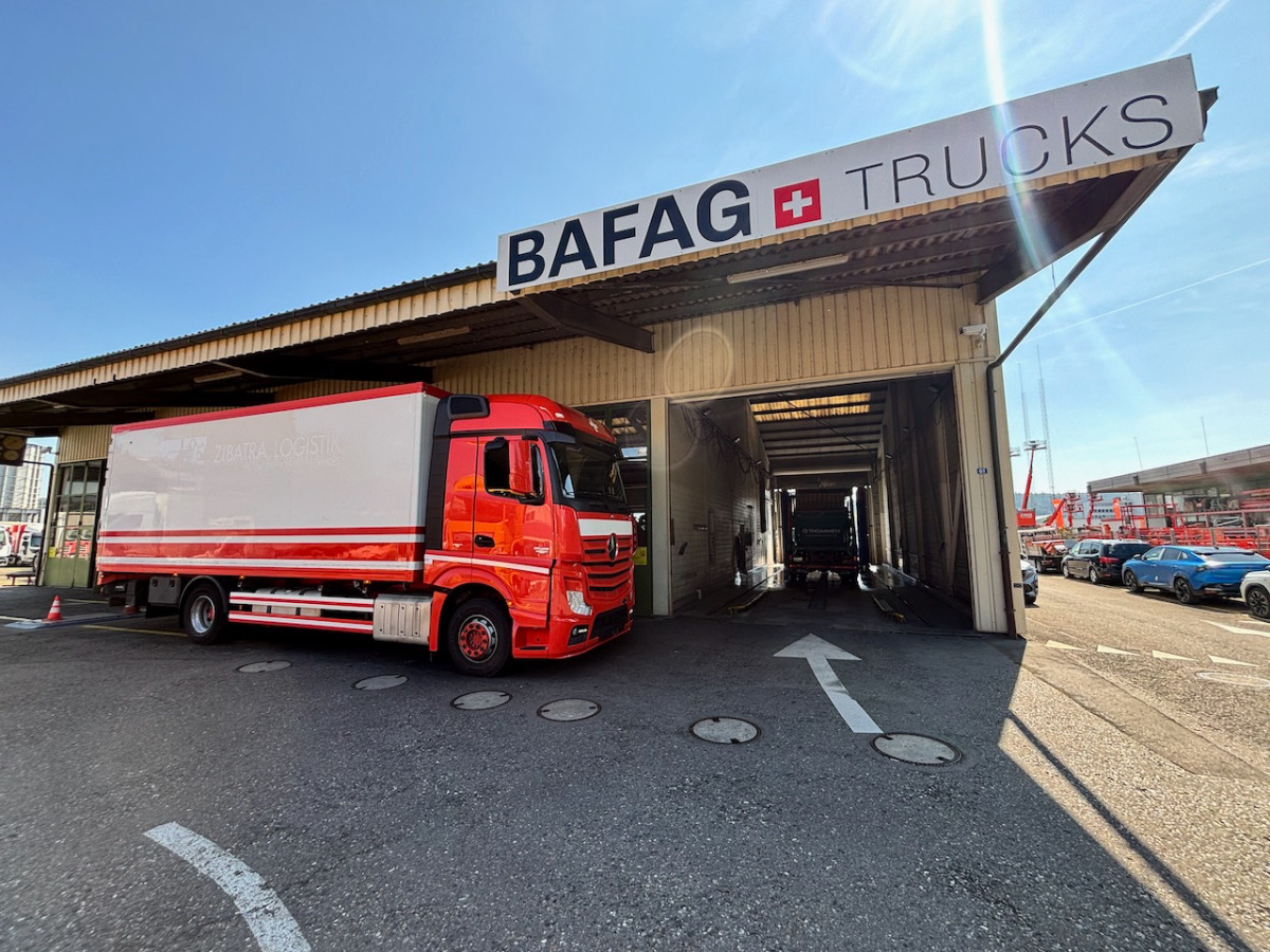 MERCEDES Actros 1848 - 박스 트럭 : 사진 2 MERCEDES Actros 1848 - 박스 트럭 : 사진 2