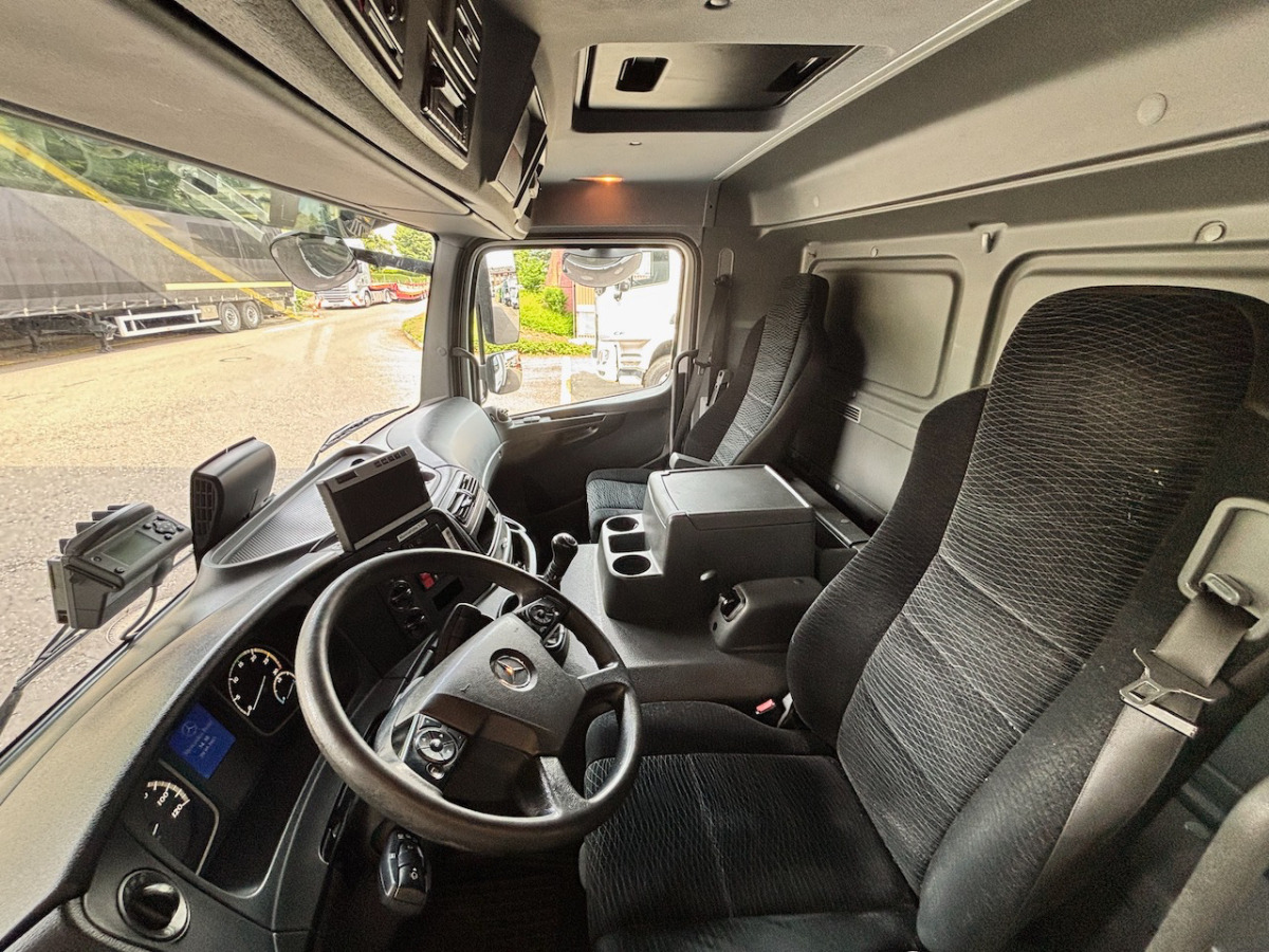 MERCEDES Atego 1530 - 박스 트럭 : 사진 4 MERCEDES Atego 1530 - 박스 트럭 : 사진 4