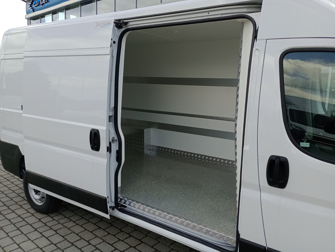 Fiat Ducato 140 L3H2 Kühlkasten - 냉동 밴 : 사진 4 Fiat Ducato 140 L3H2 Kühlkasten - 냉동 밴 : 사진 4