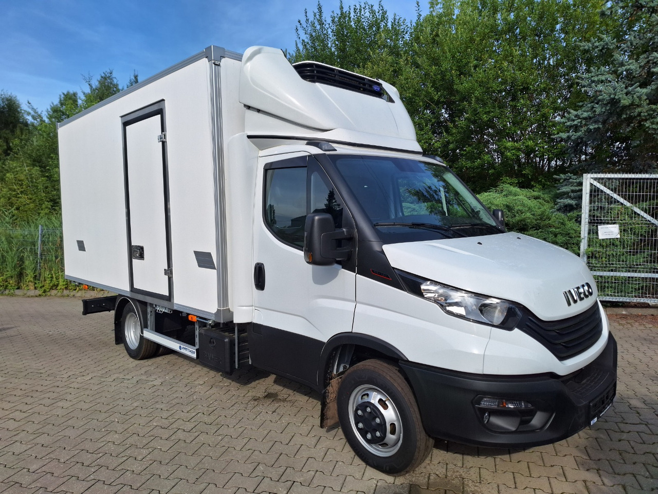 Iveco Daily 70C18 Kühlkoffer LBW BÃR - 냉동 밴 : 사진 1 Iveco Daily 70C18 Kühlkoffer LBW BÃR - 냉동 밴 : 사진 1