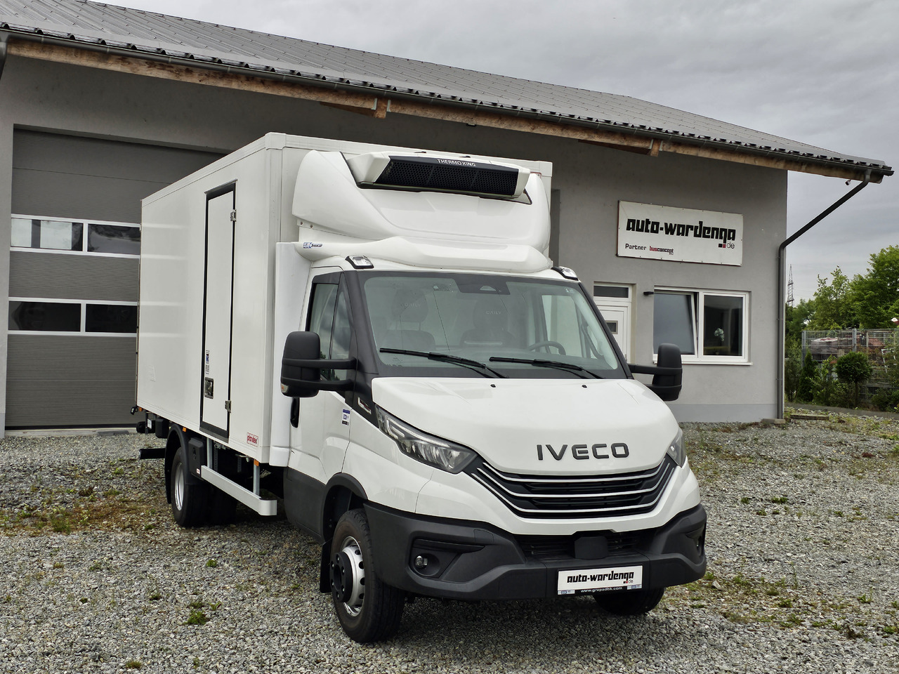 Iveco Daily 70C18 Kühlkoffer LBW BÃR - 냉동 밴 : 사진 1 Iveco Daily 70C18 Kühlkoffer LBW BÃR - 냉동 밴 : 사진 1