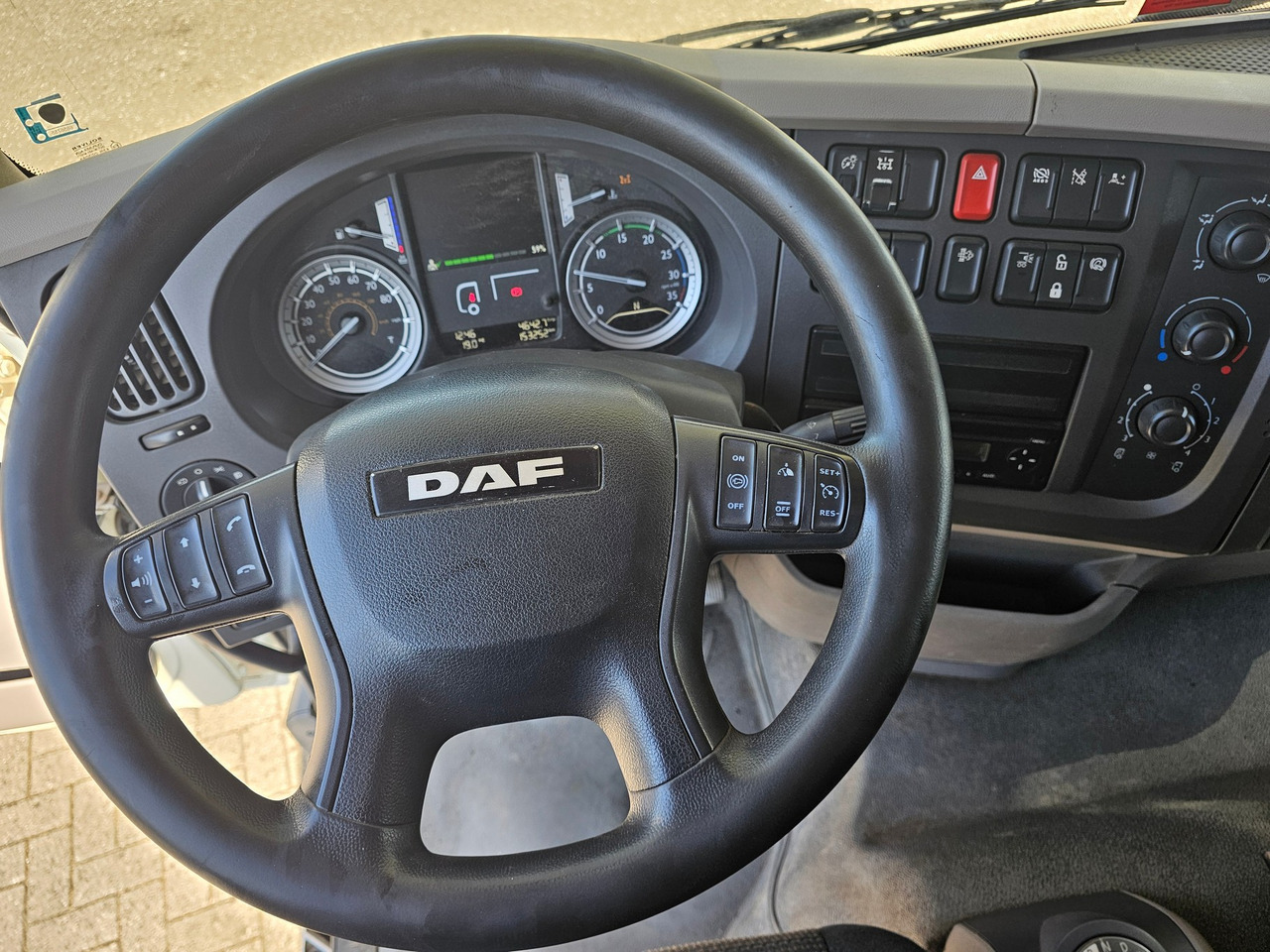 DAF LF 220 Euro 6 - 스킵 로더 트럭 : 사진 5 DAF LF 220 Euro 6 - 스킵 로더 트럭 : 사진 5