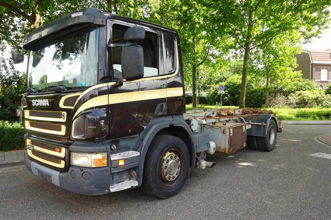 Scania P230 Cp16 - 후크 리프트 트럭 : 사진 3 Scania P230 Cp16 - 후크 리프트 트럭 : 사진 3