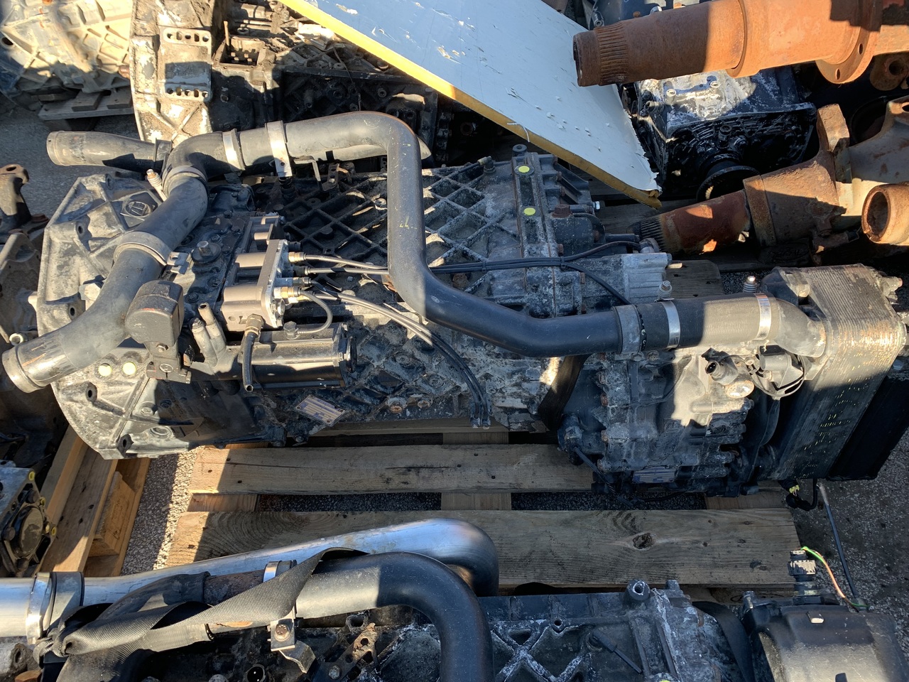 GEARBOX MAN TGX ZF16S2321 TD (WITH INTARTER) - 기어박스 및 부품 트럭 용 : 사진 2 GEARBOX MAN TGX ZF16S2321 TD (WITH INTARTER) - 기어박스 및 부품 트럭 용 : 사진 2