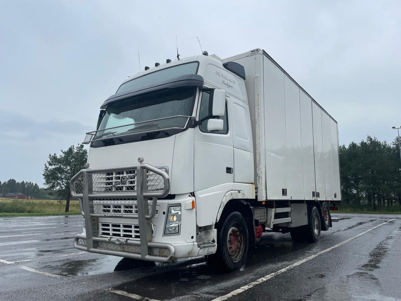 Volvo FH500 Globe XL - 박스 트럭 : 사진 1 Volvo FH500 Globe XL - 박스 트럭 : 사진 1