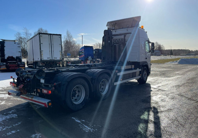 Volvo FM460 6X4 KOUKKUAUTO - 후크 리프트 트럭 : 사진 4 Volvo FM460 6X4 KOUKKUAUTO - 후크 리프트 트럭 : 사진 4