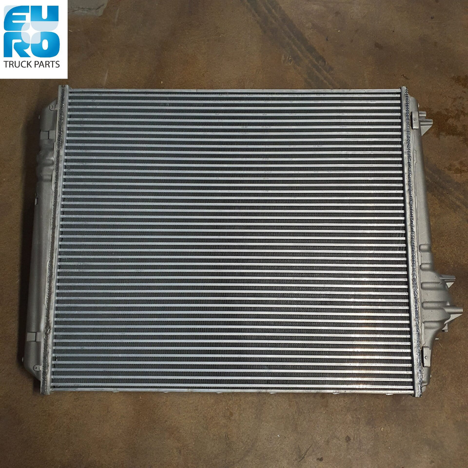 VOLVO FH4 INTERCOOLER 21208268R - 인터쿨러 트럭 용 : 사진 2 VOLVO FH4 INTERCOOLER 21208268R - 인터쿨러 트럭 용 : 사진 2