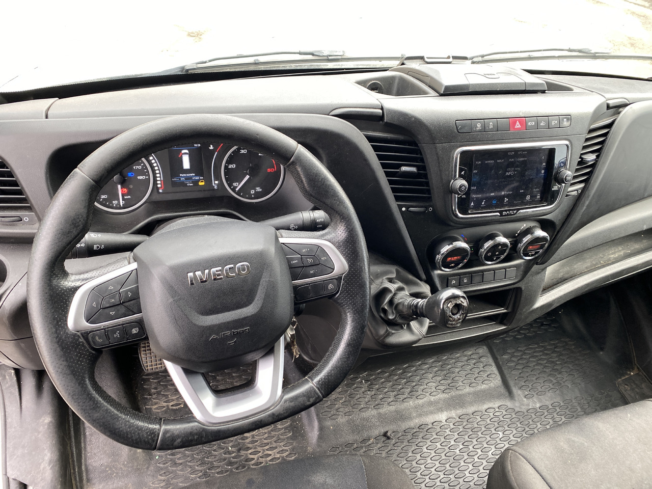 패널 밴 IVECO DAILY 35S18 : 사진 9 패널 밴 IVECO DAILY 35S18 : 사진 9