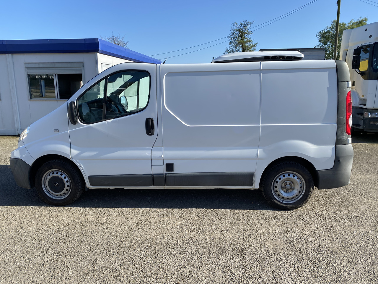RENAULT trafic frigo - 냉동 밴 : 사진 4 RENAULT trafic frigo - 냉동 밴 : 사진 4
