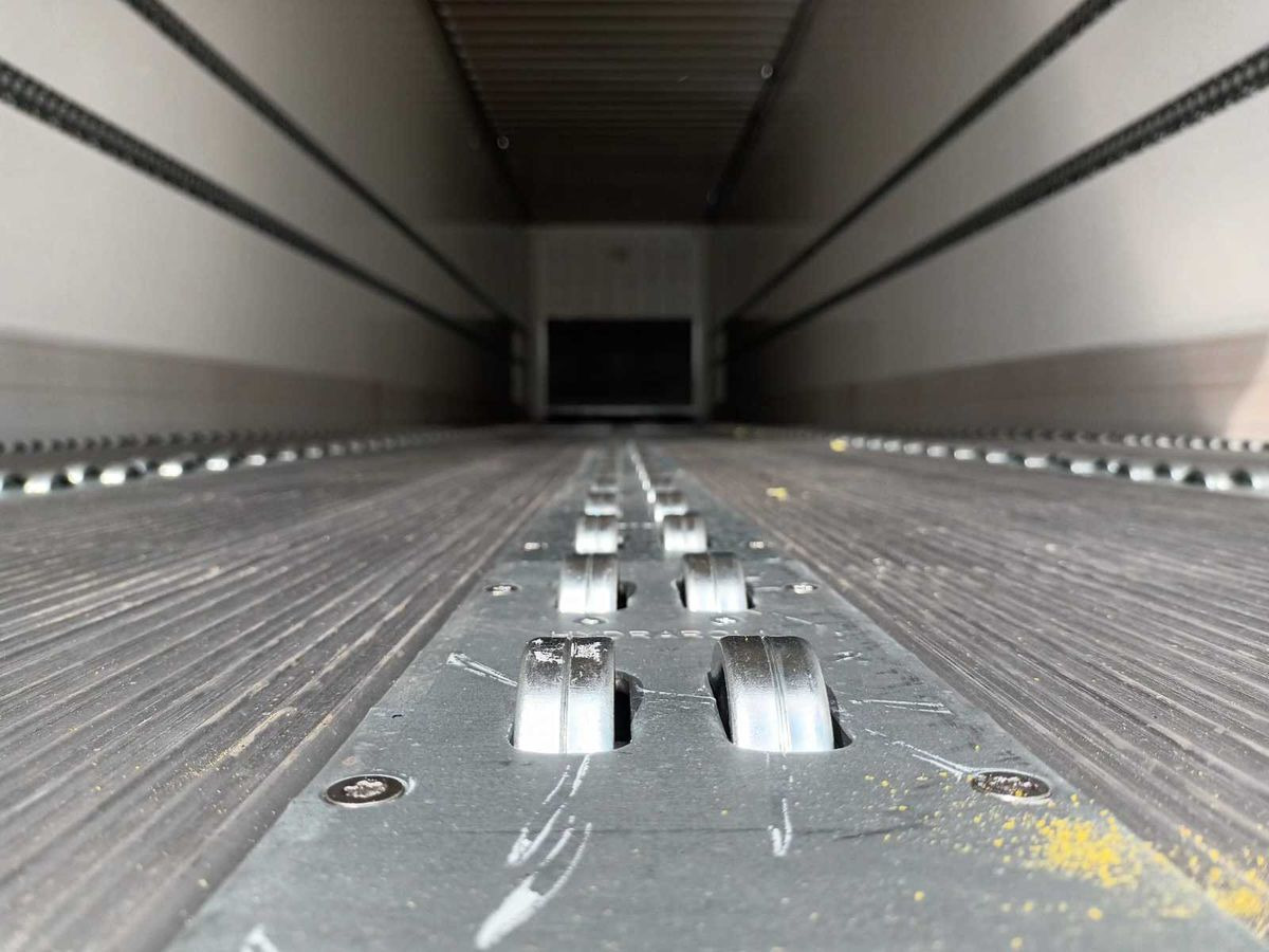 Krone Dry liner with Rollerbed floor Airfreight for sale - 밀폐형 박스 세미 트레일러 : 사진 3 Krone Dry liner with Rollerbed floor Airfreight for sale - 밀폐형 박스 세미 트레일러 : 사진 3