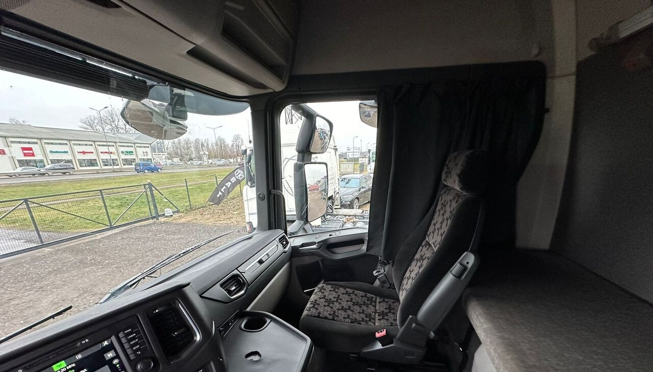 캡 새시 트럭 Scania R 650 10x4 Full steel : 사진 6