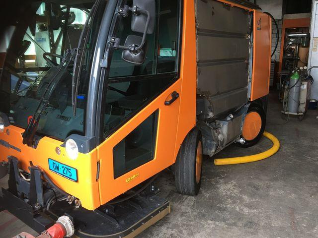 AEBI SCHMIDT Úttisztító - 거리 청소 차량 : 사진 3 AEBI SCHMIDT Úttisztító - 거리 청소 차량 : 사진 3