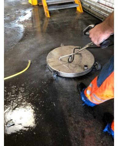 AEBI SCHMIDT Úttisztító - 거리 청소 차량 : 사진 5 AEBI SCHMIDT Úttisztító - 거리 청소 차량 : 사진 5