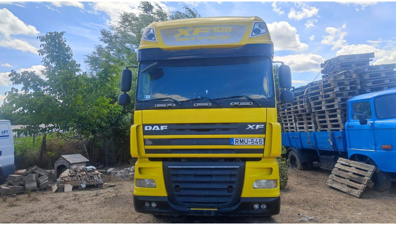 DAF XF 105.410 Tractor Lowdeck - MEGA - 트랙터 유닛 : 사진 2 DAF XF 105.410 Tractor Lowdeck - MEGA - 트랙터 유닛 : 사진 2