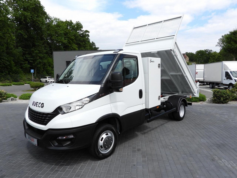 리스 Iveco DAILY 35C16 WYWROTKA TEMPOMAT BLIŹNIACZE KOŁA KLIMATYZACJA 160K Iveco DAILY 35C16 WYWROTKA TEMPOMAT BLIŹNIACZE KOŁA KLIMATYZACJA 160K : 사진 17 리스 Iveco DAILY 35C16 WYWROTKA TEMPOMAT BLIŹNIACZE KOŁA KLIMATYZACJA 160K Iveco DAILY 35C16 WYWROTKA TEMPOMAT BLIŹNIACZE KOŁA KLIMATYZACJA 160K : 사진 17
