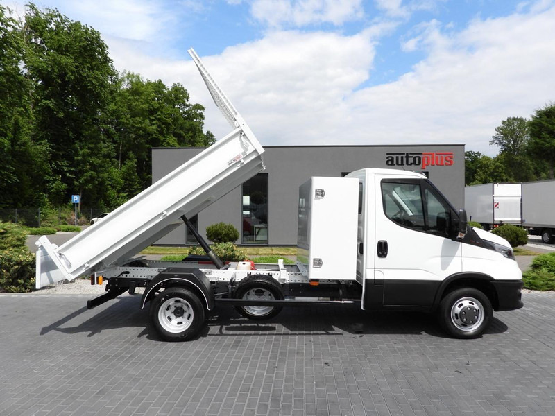 리스 Iveco DAILY 35C16 WYWROTKA TEMPOMAT BLIŹNIACZE KOŁA KLIMATYZACJA 160K Iveco DAILY 35C16 WYWROTKA TEMPOMAT BLIŹNIACZE KOŁA KLIMATYZACJA 160K : 사진 7 리스 Iveco DAILY 35C16 WYWROTKA TEMPOMAT BLIŹNIACZE KOŁA KLIMATYZACJA 160K Iveco DAILY 35C16 WYWROTKA TEMPOMAT BLIŹNIACZE KOŁA KLIMATYZACJA 160K : 사진 7