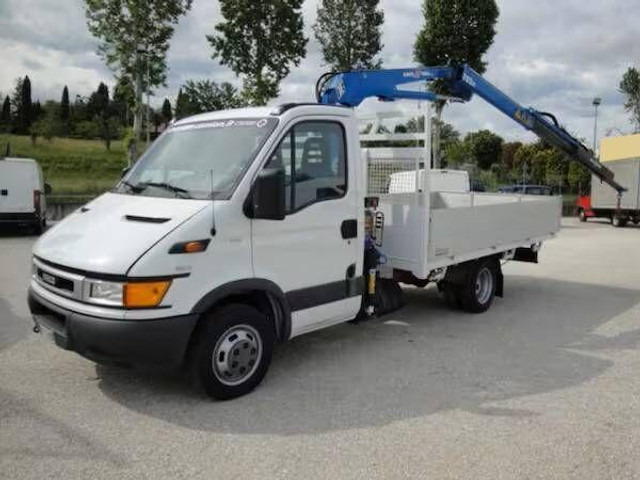 Iveco Daily 35C11 - flatbed+crane - 드롭사이드/ 플랫베드 트럭, 크레인 트럭 : 사진 1 Iveco Daily 35C11 - flatbed+crane - 드롭사이드/ 플랫베드 트럭, 크레인 트럭 : 사진 1