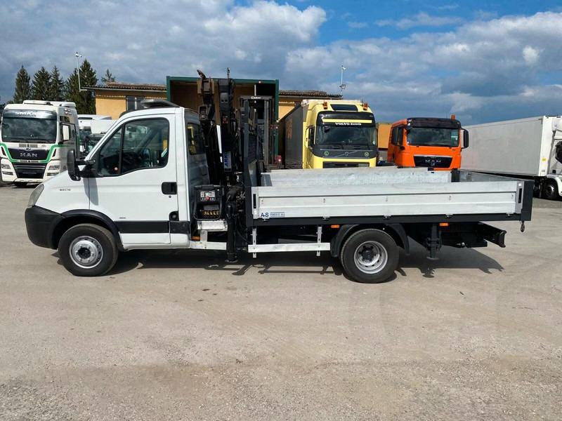 Iveco Daily 65C18 - Flatbed truck + crane - 드롭사이드/ 플랫베드 트럭, 크레인 트럭 : 사진 5 Iveco Daily 65C18 - Flatbed truck + crane - 드롭사이드/ 플랫베드 트럭, 크레인 트럭 : 사진 5