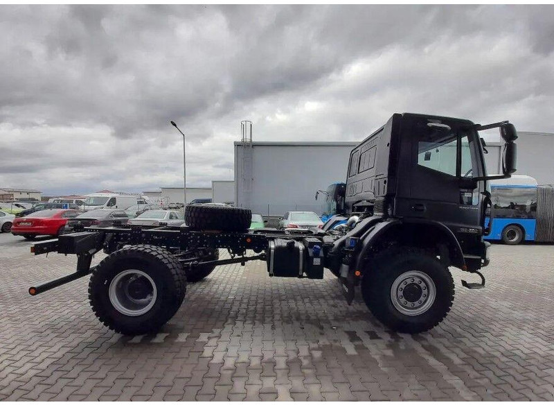 Iveco EuroCargo 4x4 ML150E28WS Chassis - 캡 새시 트럭 : 사진 4 Iveco EuroCargo 4x4 ML150E28WS Chassis - 캡 새시 트럭 : 사진 4