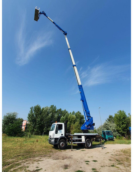 Iveco Eurocargo ML 180 E 24 - Bizocchi KJF 320 lifting basket 32 m - 트럭, 크레인 트럭 : 사진 4 Iveco Eurocargo ML 180 E 24 - Bizocchi KJF 320 lifting basket 32 m - 트럭, 크레인 트럭 : 사진 4