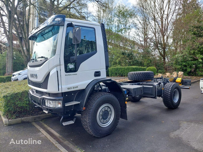 Iveco ML 150E24WS 4x4 - 캡 새시 트럭 : 사진 1 Iveco ML 150E24WS 4x4 - 캡 새시 트럭 : 사진 1