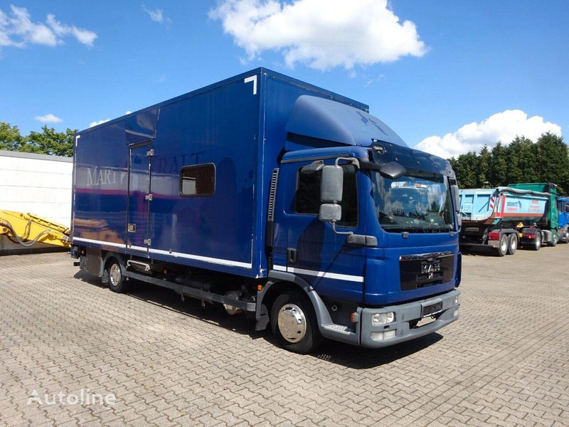 MAN 8.220 - Koffer - 박스 트럭 : 사진 2 MAN 8.220 - Koffer - 박스 트럭 : 사진 2