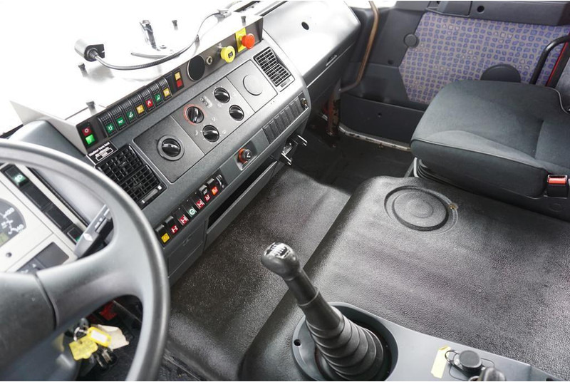 캡 새시 트럭 MAN LE 220 / 4 X 4 / DOKA / DO ZABUDOWY / KAMPER : 사진 9 캡 새시 트럭 MAN LE 220 / 4 X 4 / DOKA / DO ZABUDOWY / KAMPER : 사진 9