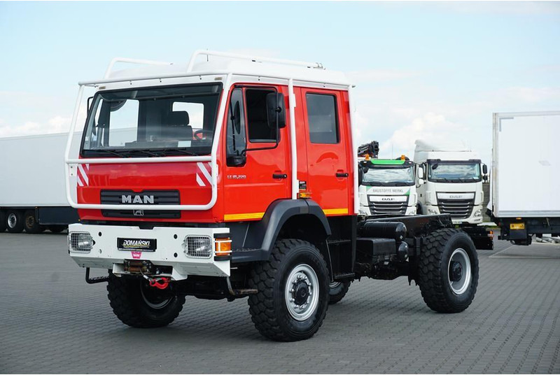 MAN LE 220 / 4 X 4 / DOKA / DO ZABUDOWY / KAMPER - 캡 새시 트럭 : 사진 2 MAN LE 220 / 4 X 4 / DOKA / DO ZABUDOWY / KAMPER - 캡 새시 트럭 : 사진 2