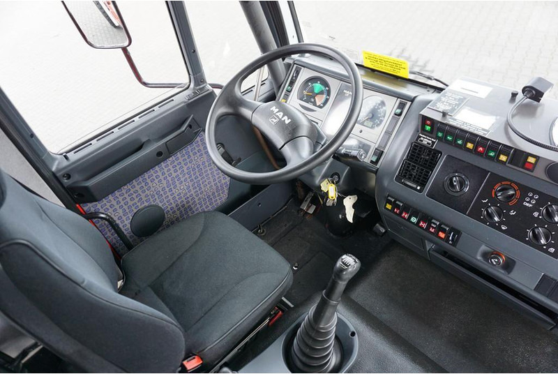 캡 새시 트럭 MAN LE 220 / 4 X 4 / DOKA / DO ZABUDOWY / KAMPER : 사진 13 캡 새시 트럭 MAN LE 220 / 4 X 4 / DOKA / DO ZABUDOWY / KAMPER : 사진 13