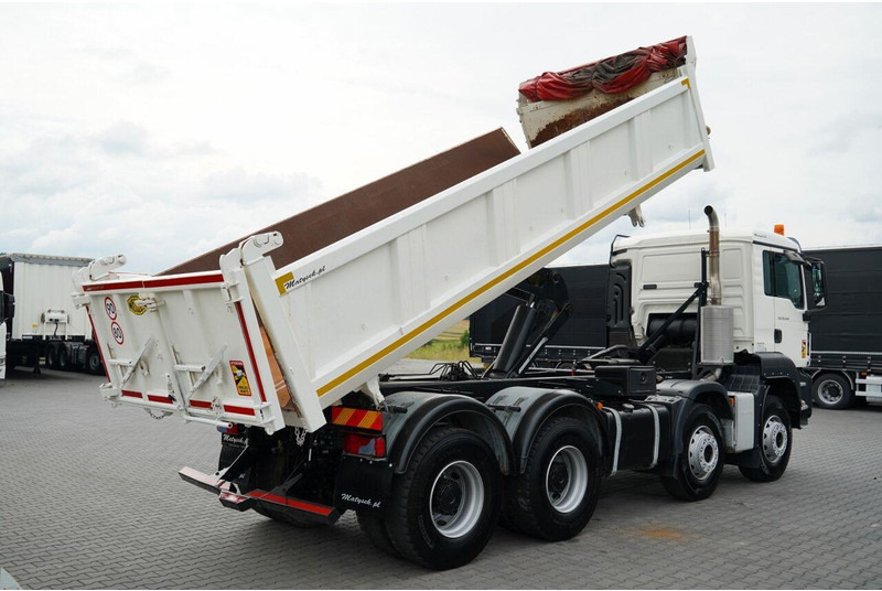 MAN TGS 35.440 / 8X4 / WYWROTKA 2 STR. / HYDROBURTA / BORDMATIC / ZA - 덤프트럭 : 사진 4 MAN TGS 35.440 / 8X4 / WYWROTKA 2 STR. / HYDROBURTA / BORDMATIC / ZA - 덤프트럭 : 사진 4