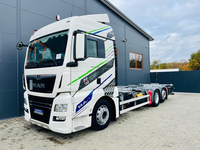 MAN TGX 26.420 - 캡 새시 트럭 : 사진 1 MAN TGX 26.420 - 캡 새시 트럭 : 사진 1
