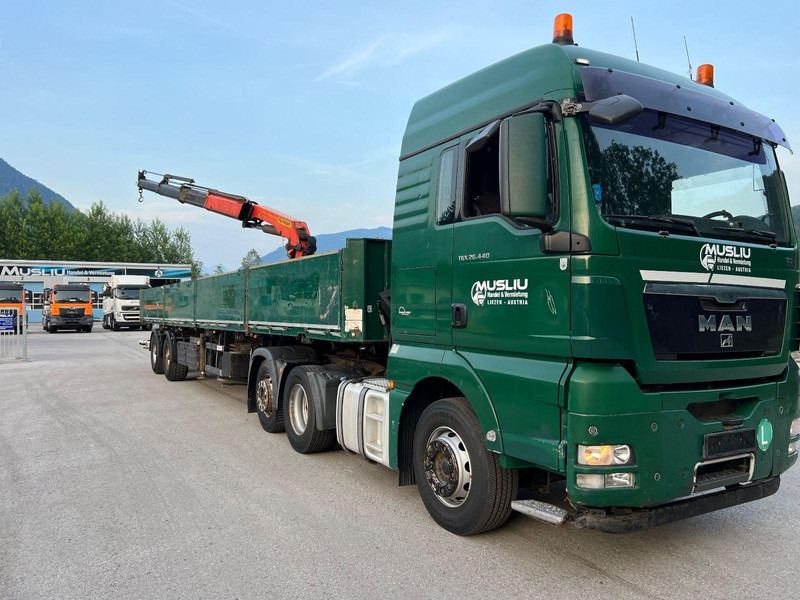 MAN TGX 26.440 6x2 + Flatbed semi trailer + Crane PK26002 - 트랙터 유닛 : 사진 2 MAN TGX 26.440 6x2 + Flatbed semi trailer + Crane PK26002 - 트랙터 유닛 : 사진 2