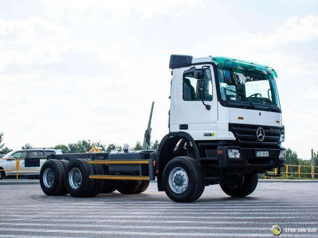 Mercedes-Benz 3332 AK 6x6 chassis cab - 캡 새시 트럭, 크레인 트럭 : 사진 2 Mercedes-Benz 3332 AK 6x6 chassis cab - 캡 새시 트럭, 크레인 트럭 : 사진 2