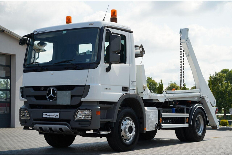 Mercedes-Benz ACTROS 1836 / 4X2 / BRAMOWIEC / PALFINGER M12T / EURO 6 / SPROW - 스킵 로더 트럭 : 사진 1 Mercedes-Benz ACTROS 1836 / 4X2 / BRAMOWIEC / PALFINGER M12T / EURO 6 / SPROW - 스킵 로더 트럭 : 사진 1