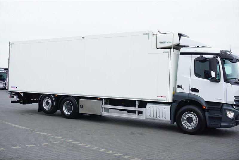 Mercedes-Benz ANTOS / 2535 / EURO 6 / CHŁODNIA + WINDA / 23 PALETY / OŚ SKRĘTN - 냉동탑차 : 사진 3 Mercedes-Benz ANTOS / 2535 / EURO 6 / CHŁODNIA + WINDA / 23 PALETY / OŚ SKRĘTN - 냉동탑차 : 사진 3