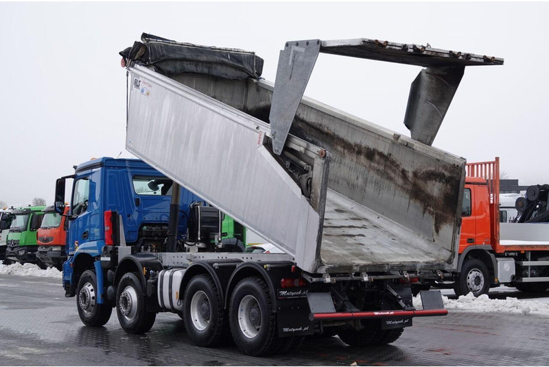 Mercedes-Benz AROCS 3243 / 8x4 / WYWROTKA 20m3 / TYLNOZSYP / EURO 6 / OPONY 10 - 덤프트럭 : 사진 3 Mercedes-Benz AROCS 3243 / 8x4 / WYWROTKA 20m3 / TYLNOZSYP / EURO 6 / OPONY 10 - 덤프트럭 : 사진 3