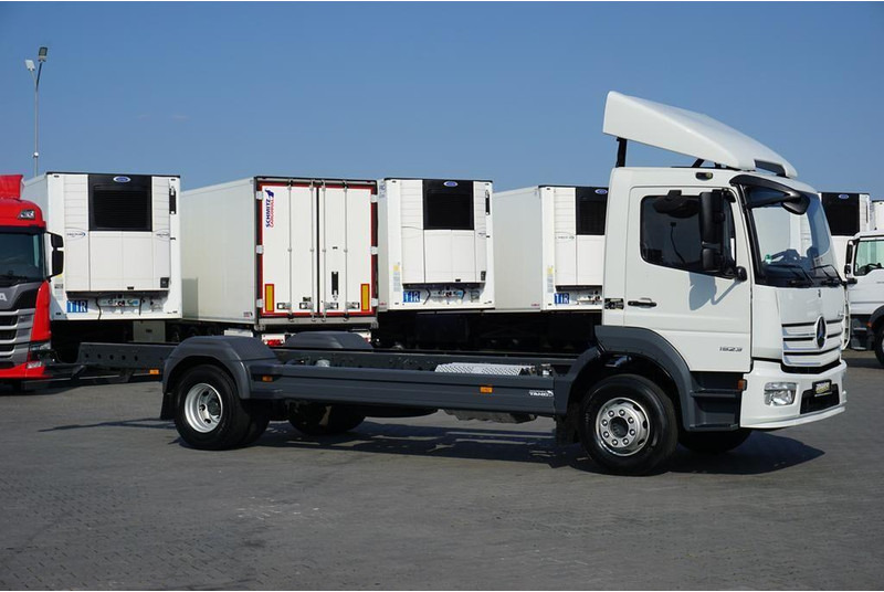 Mercedes-Benz ATEGO / 1523 / ACC / EURO 6 / PODWOZIE DO ZABUDOWY / DŁ. 6,75 M - 캡 새시 트럭 : 사진 4 Mercedes-Benz ATEGO / 1523 / ACC / EURO 6 / PODWOZIE DO ZABUDOWY / DŁ. 6,75 M - 캡 새시 트럭 : 사진 4