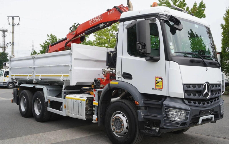 Mercedes-Benz Arocs 2636 - 3 way tipper + crane 6x4 - 덤프트럭, 크레인 트럭 : 사진 2 Mercedes-Benz Arocs 2636 - 3 way tipper + crane 6x4 - 덤프트럭, 크레인 트럭 : 사진 2