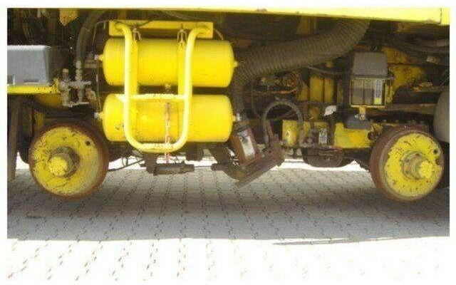 Mercedes-Benz SK 1820 4x2 Schienenreinigungs Kehrmaschine RAIL - 거리 청소 차량 : 사진 2 Mercedes-Benz SK 1820 4x2 Schienenreinigungs Kehrmaschine RAIL - 거리 청소 차량 : 사진 2