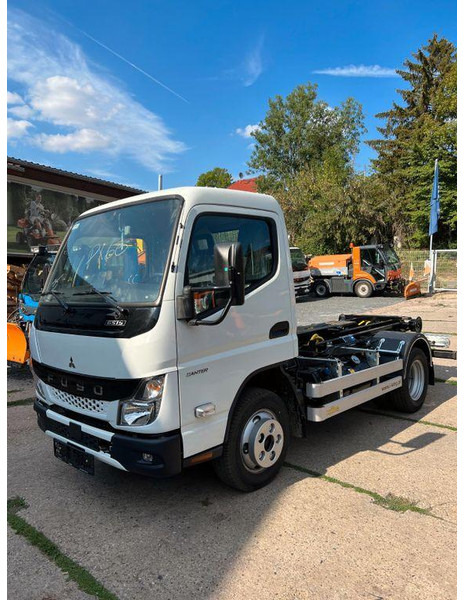 Mitsubishi Fuso Canter 6S15 - 후크 리프트 트럭 : 사진 1 Mitsubishi Fuso Canter 6S15 - 후크 리프트 트럭 : 사진 1