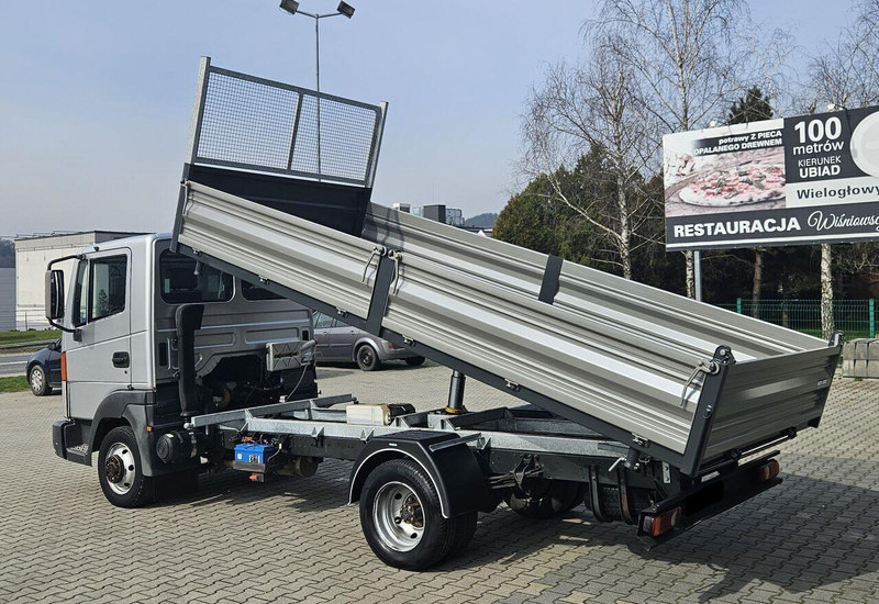 덤프 밴 Nissan Atleon 35.110 3 way tipper : 사진 13 덤프 밴 Nissan Atleon 35.110 3 way tipper : 사진 13