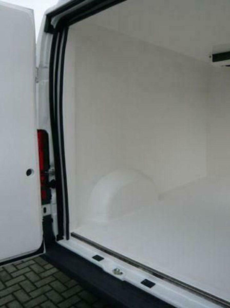 Peugeot Boxer BlueHDI 35 L2H2 Hűtős furgon Frigosoft 4500 - 냉동 밴 : 사진 4 Peugeot Boxer BlueHDI 35 L2H2 Hűtős furgon Frigosoft 4500 - 냉동 밴 : 사진 4