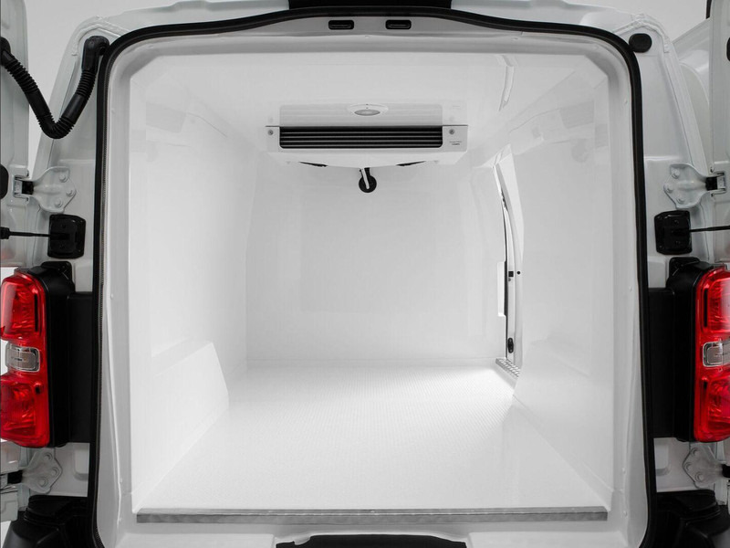Peugeot Expert BlueHDI 100 L2 Hűtős furgon Frigo 3500 - 냉동 밴 : 사진 4 Peugeot Expert BlueHDI 100 L2 Hűtős furgon Frigo 3500 - 냉동 밴 : 사진 4