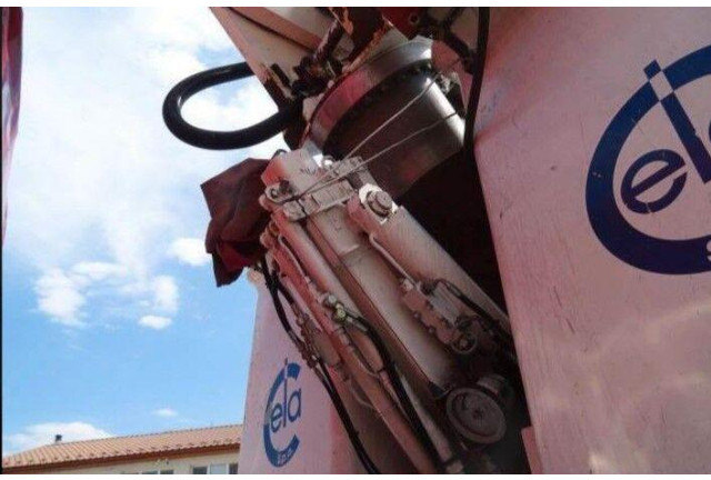 트럭, 크레인 트럭 Renault KERAX 410.19 4x4 Emelőkosaras Cela 17m : 사진 10 트럭, 크레인 트럭 Renault KERAX 410.19 4x4 Emelőkosaras Cela 17m : 사진 10