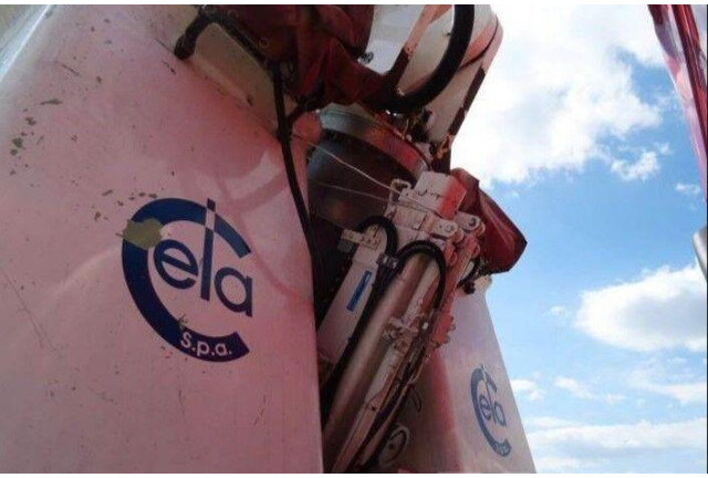 트럭, 크레인 트럭 Renault KERAX 410.19 4x4 Emelőkosaras Cela 17m : 사진 11 트럭, 크레인 트럭 Renault KERAX 410.19 4x4 Emelőkosaras Cela 17m : 사진 11