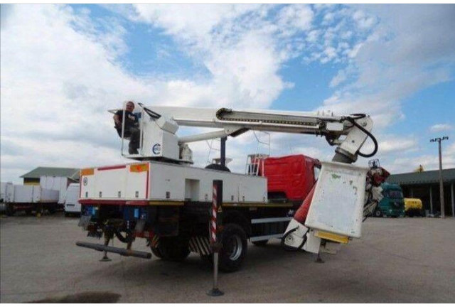 Renault KERAX 410.19 4x4 Emelőkosaras Cela 17m - 트럭, 크레인 트럭 : 사진 5 Renault KERAX 410.19 4x4 Emelőkosaras Cela 17m - 트럭, 크레인 트럭 : 사진 5