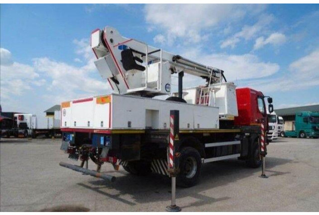 트럭, 크레인 트럭 Renault KERAX 410.19 4x4 Emelőkosaras Cela 17m : 사진 7 트럭, 크레인 트럭 Renault KERAX 410.19 4x4 Emelőkosaras Cela 17m : 사진 7