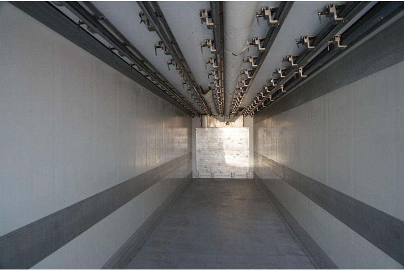 냉동 세미 트레일러 Schmitz Cargobull CHŁODNIA / THERMO KING SLX 300 / HAKÓWKA / OŚ PODNOSZONA / KOSZ : 사진 20 냉동 세미 트레일러 Schmitz Cargobull CHŁODNIA / THERMO KING SLX 300 / HAKÓWKA / OŚ PODNOSZONA / KOSZ : 사진 20